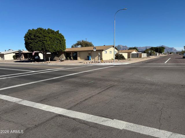 1589 S DELAWARE Drive, Apache Junction, AZ 85120