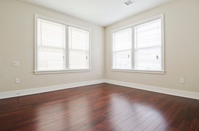 48 Saint Margaret St 48, Boston, MA 02125