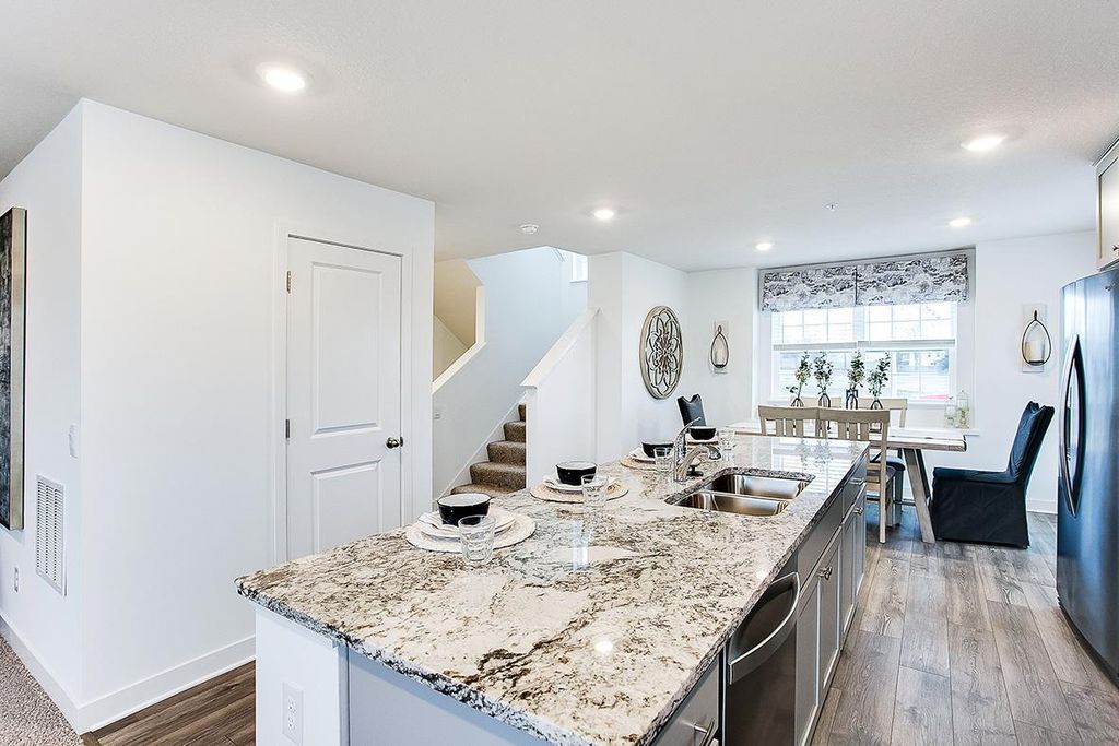 6747 Hinterland Trail S, Cottage Grove, MN 55016 — photo 4