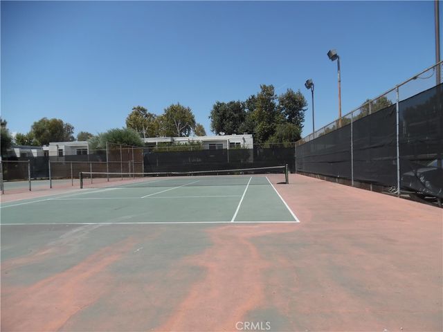 23515 Lyons, Valencia, CA 91355
