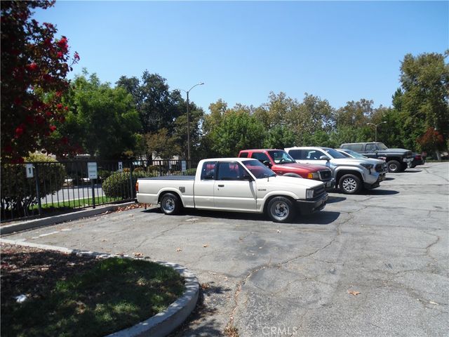 23515 Lyons, Valencia, CA 91355