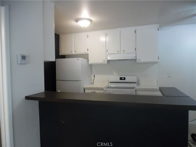 23515 Lyons, Valencia, CA 91355