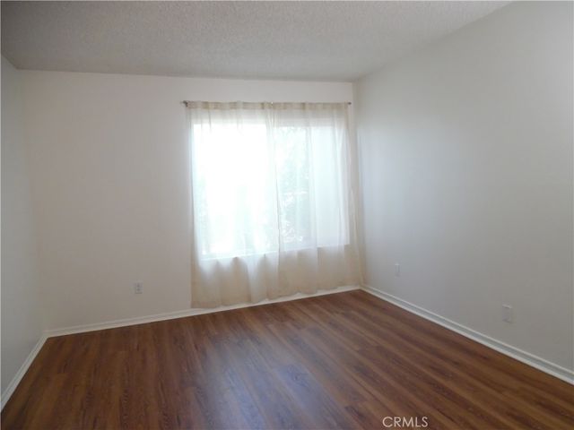 23515 Lyons, Valencia, CA 91355