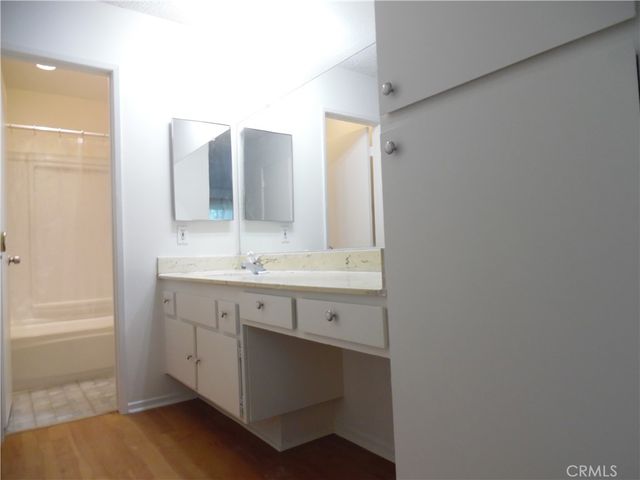23515 Lyons, Valencia, CA 91355