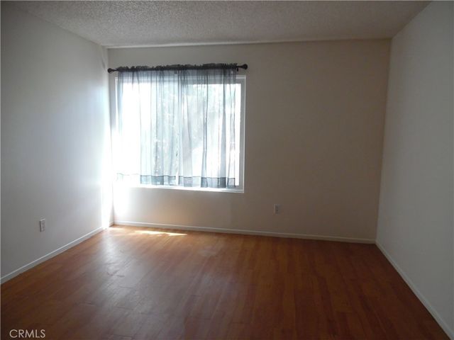 23515 Lyons, Valencia, CA 91355