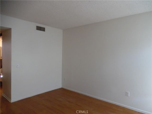 23515 Lyons, Valencia, CA 91355