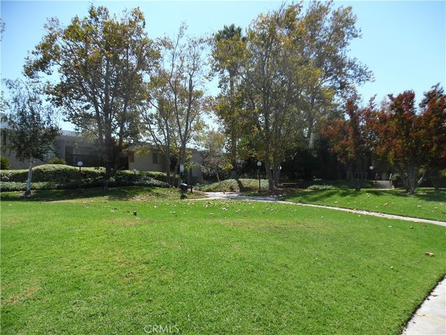 23515 Lyons, Valencia, CA 91355