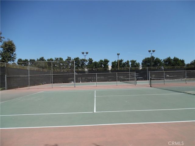 23515 Lyons, Valencia, CA 91355