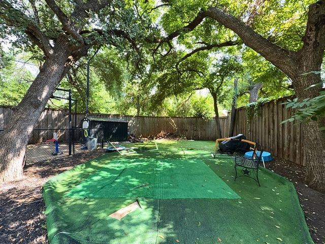 1900 Mill Run Drive, Arlington, TX 76006