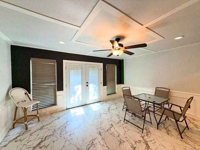 1900 Mill Run Drive, Arlington, TX 76006