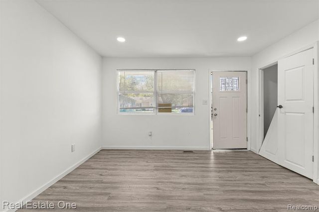 29522 Grandview Street, Inkster, MI 48141