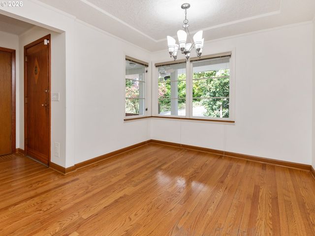 9310 Sw 18TH Pl, Portland, OR 97219