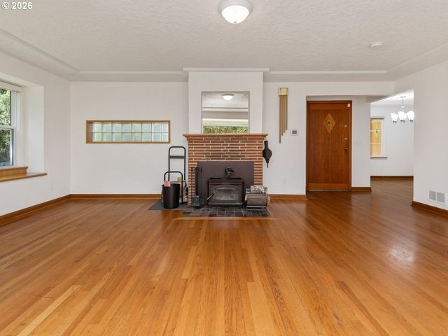 9310 Sw 18TH Pl, Portland, OR 97219