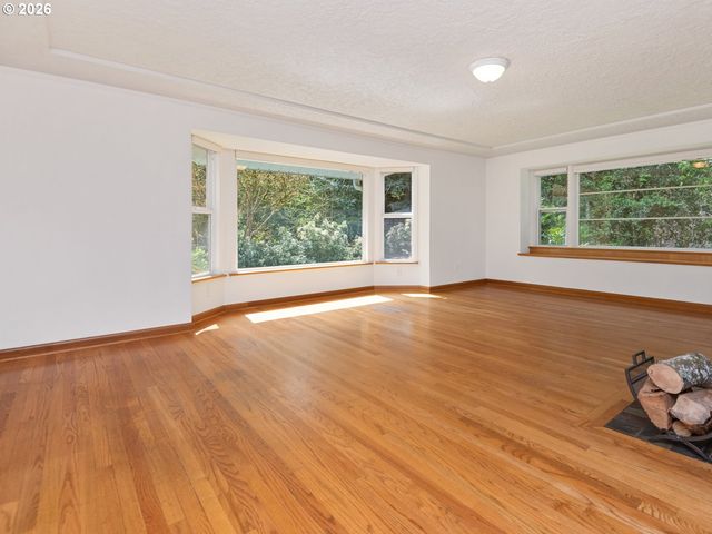 9310 Sw 18TH Pl, Portland, OR 97219