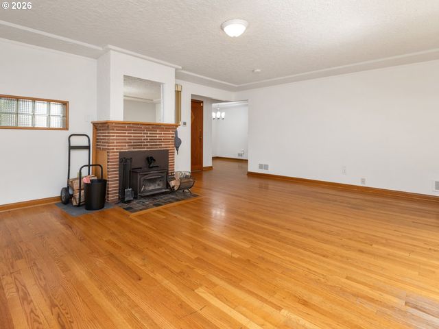 9310 Sw 18TH Pl, Portland, OR 97219