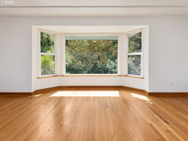 9310 Sw 18TH Pl, Portland, OR 97219