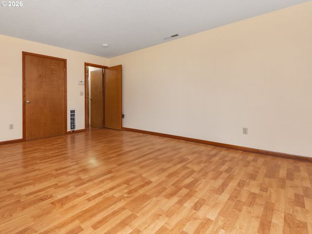 9310 Sw 18TH Pl, Portland, OR 97219