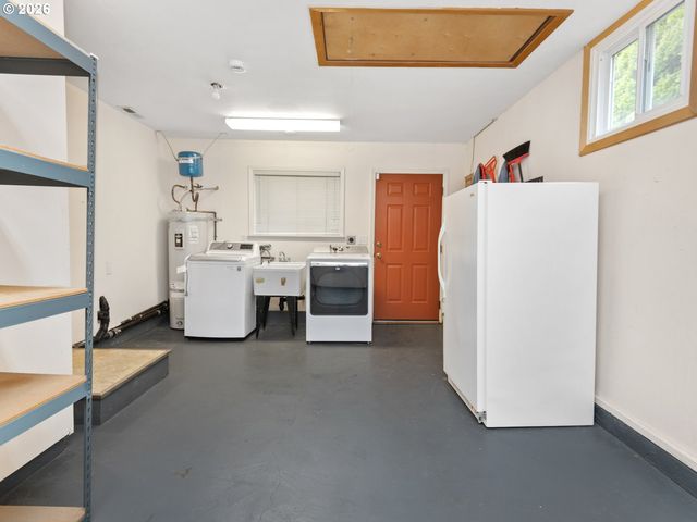 9310 Sw 18TH Pl, Portland, OR 97219