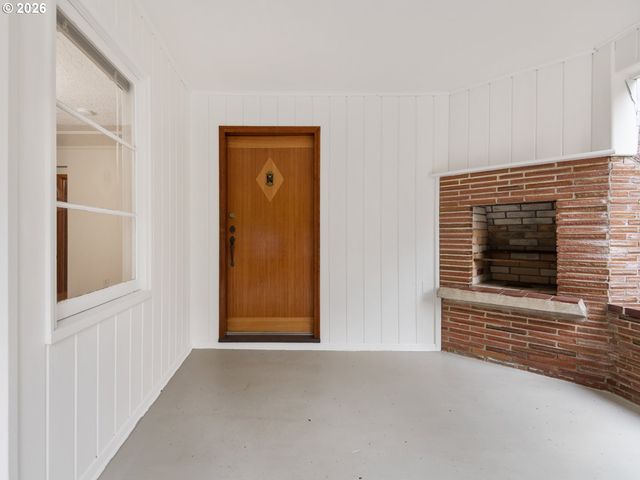 9310 Sw 18TH Pl, Portland, OR 97219