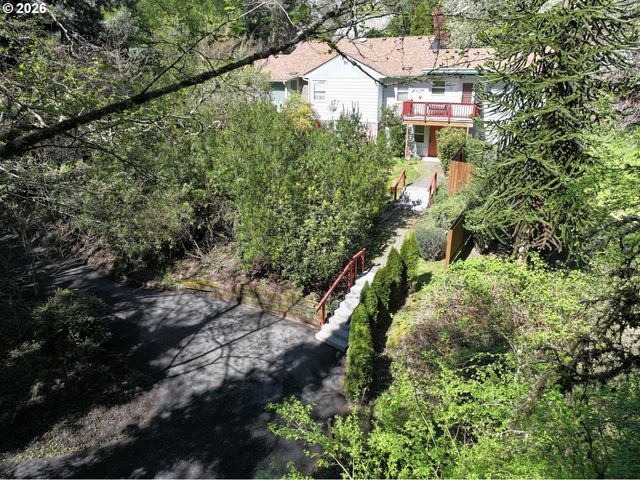 9310 Sw 18TH Pl, Portland, OR 97219