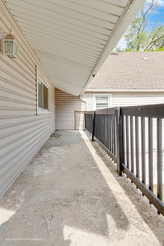 8821 S PRINCETON Avenue, Chicago, IL 60620