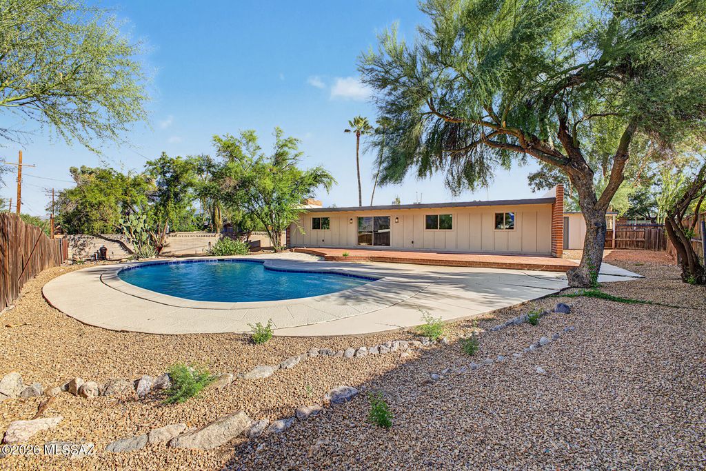 8747 E Lancaster Road, Tucson, AZ 85715