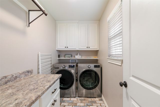 221 S Avenue C, Point, TX 75472
