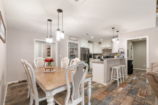 221 S Avenue C, Point, TX 75472