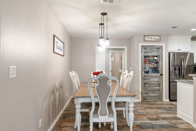 221 S Avenue C, Point, TX 75472