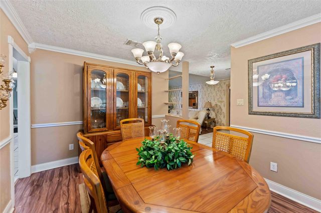 111 Commerce Lane, Highlands, TX 77562