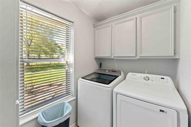 111 Commerce Lane, Highlands, TX 77562