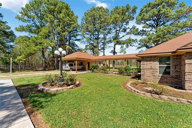 111 Commerce Lane, Highlands, TX 77562