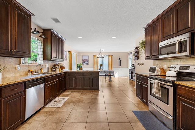 89 Lee Road 2195, Phenix City, AL 36870