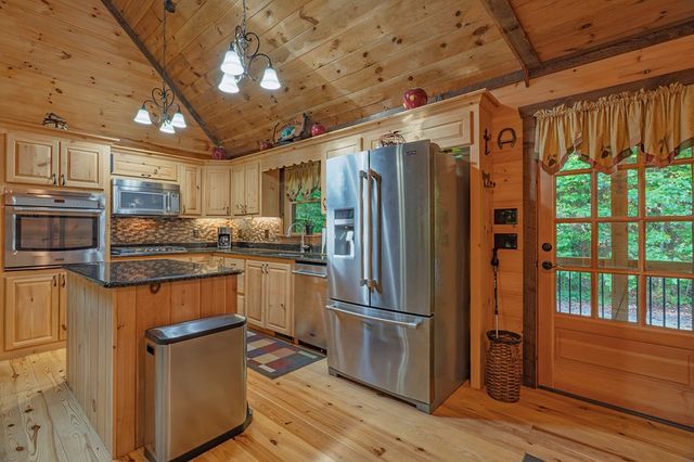 4527 Gates Chapel Road, Ellijay, GA 30540