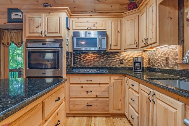 4527 Gates Chapel Road, Ellijay, GA 30540