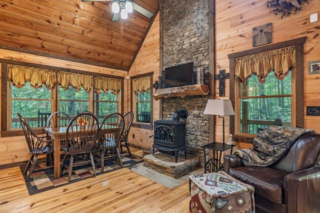 4527 Gates Chapel Road, Ellijay, GA 30540