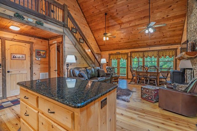 4527 Gates Chapel Road, Ellijay, GA 30540
