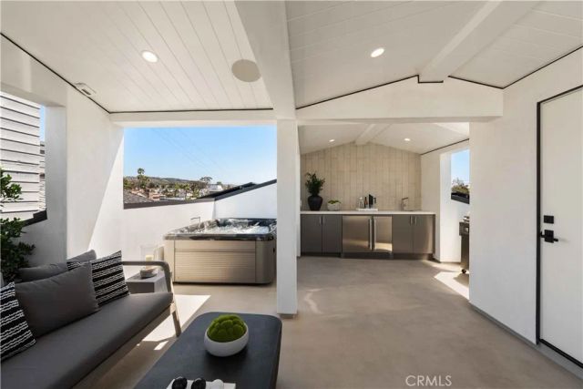 412 Heliotrope, Corona Del Mar, CA 92625