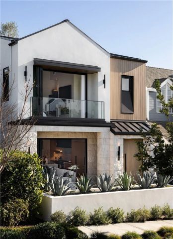 412 Heliotrope, Corona Del Mar, CA 92625