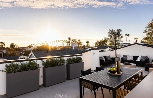 412 Heliotrope, Corona Del Mar, CA 92625