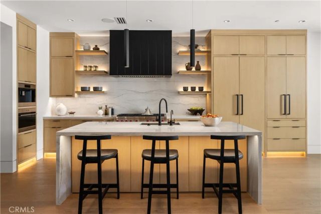 412 Heliotrope, Corona Del Mar, CA 92625