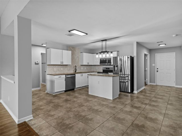 2925 Nautilus Drive, Lancaster, TX 75146