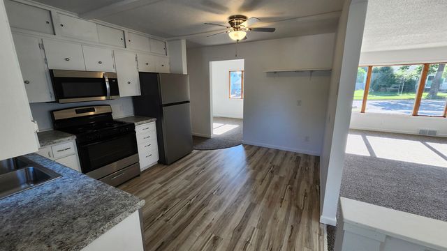 1508 SW 8th St, Minot, ND 58701