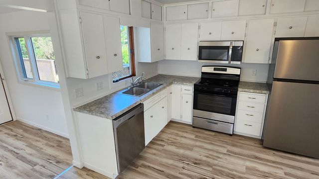 1508 SW 8th St, Minot, ND 58701