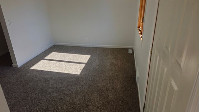 1508 SW 8th St, Minot, ND 58701