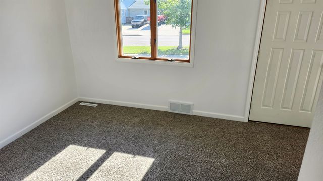 1508 SW 8th St, Minot, ND 58701