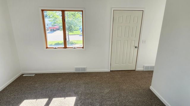 1508 SW 8th St, Minot, ND 58701