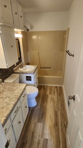 1508 SW 8th St, Minot, ND 58701