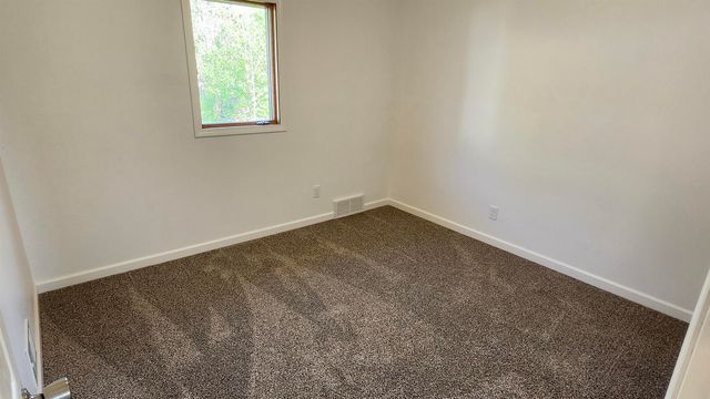 1508 SW 8th St, Minot, ND 58701