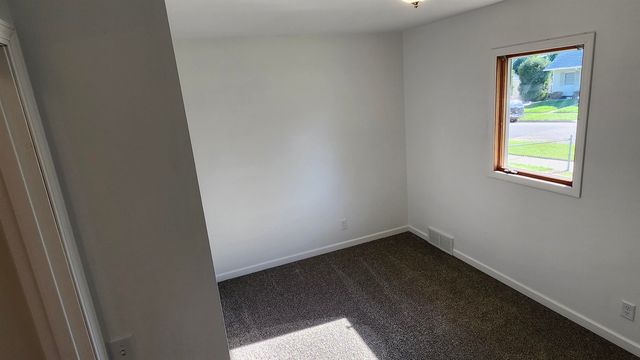 1508 SW 8th St, Minot, ND 58701